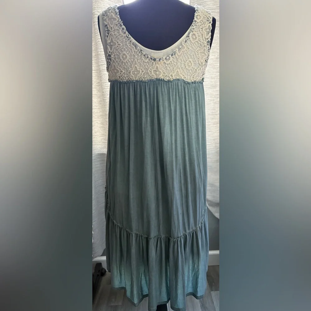 POL Lace Embroidered Tunic, hi-low - Picture 3 of 4